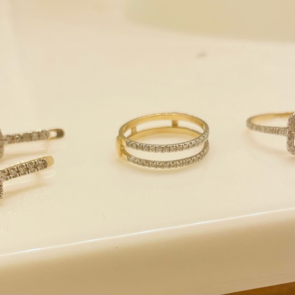 Set of gold ring and earrings with diamonds - Picture 2 of 3